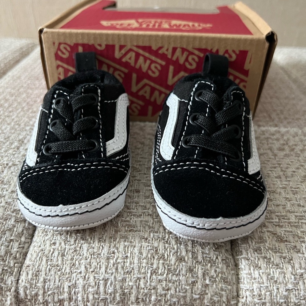 Vans Kids Sneakers in Black and White